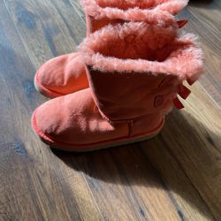 Kids / Youth UGG Size 1 