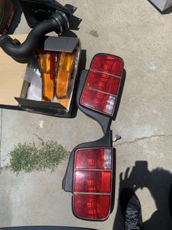 2005-2009 mustang tail lights and turn signal lights