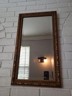 DECORATIVE VINTAGE MIRROR