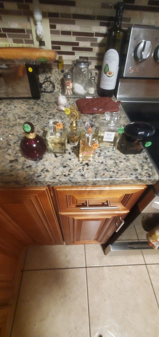 Woman's Perfumes