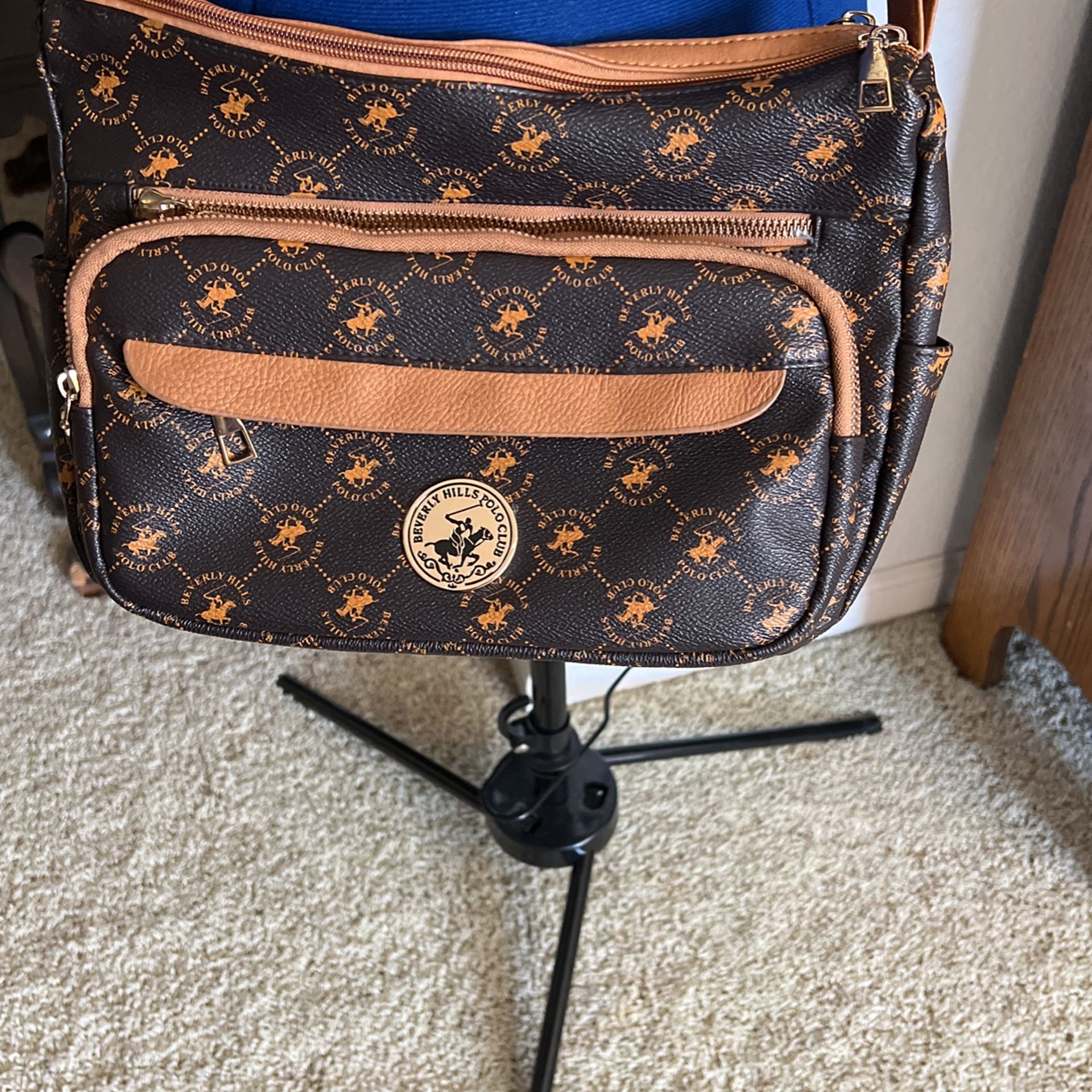 Medium Crossbody Beverly Hills Polo Club In Dark Brown And Gold Leather. Goldtone Hardware.