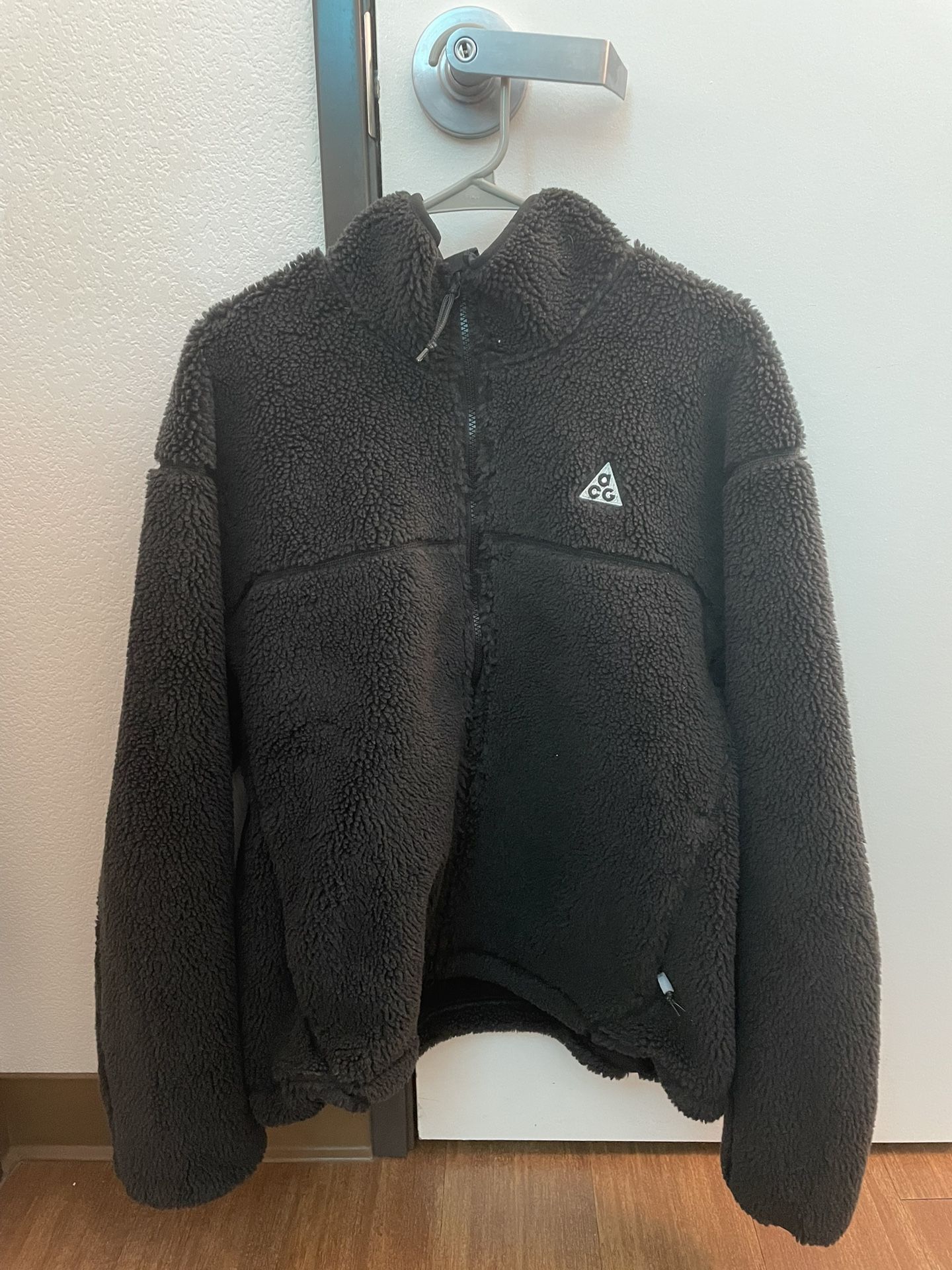 NEW Nike ACG Jacket Size M For Men