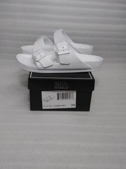 Women's Sandals Slides. New In Box. White. Size 9 Women's Shoes. Like Birkenstock