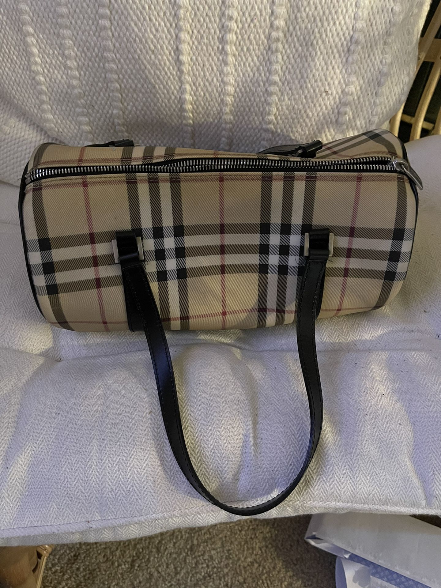 burberry purse In Perfect Conditions