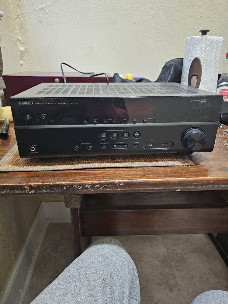 Yamaha Receiver With Remote 