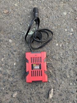 EverStart 100W Vehicle Power Inverter