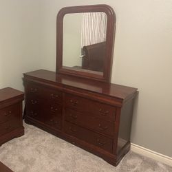 Wood dresser & Mirror 