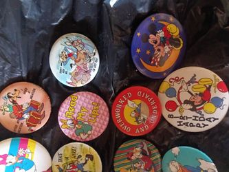 Disney button s