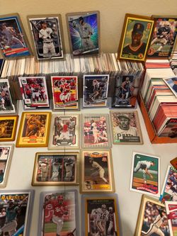 Big Table of Sports Cards – Baseball, Basketball & Football – Rookies, Hall of Famers & More