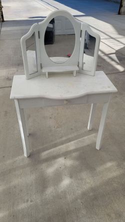 Used little girl white vanity