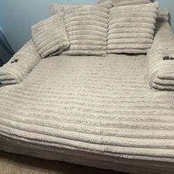 Gray Stratford Chaise 