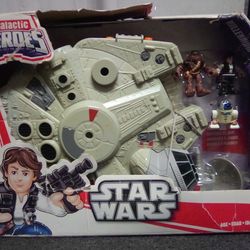 Galactic heroes star wars millennium falcon playset