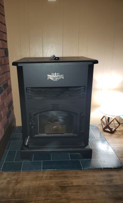 King Deluxe Pellet Stove KP130 for Sale in Beaver Falls, PA - OfferUp