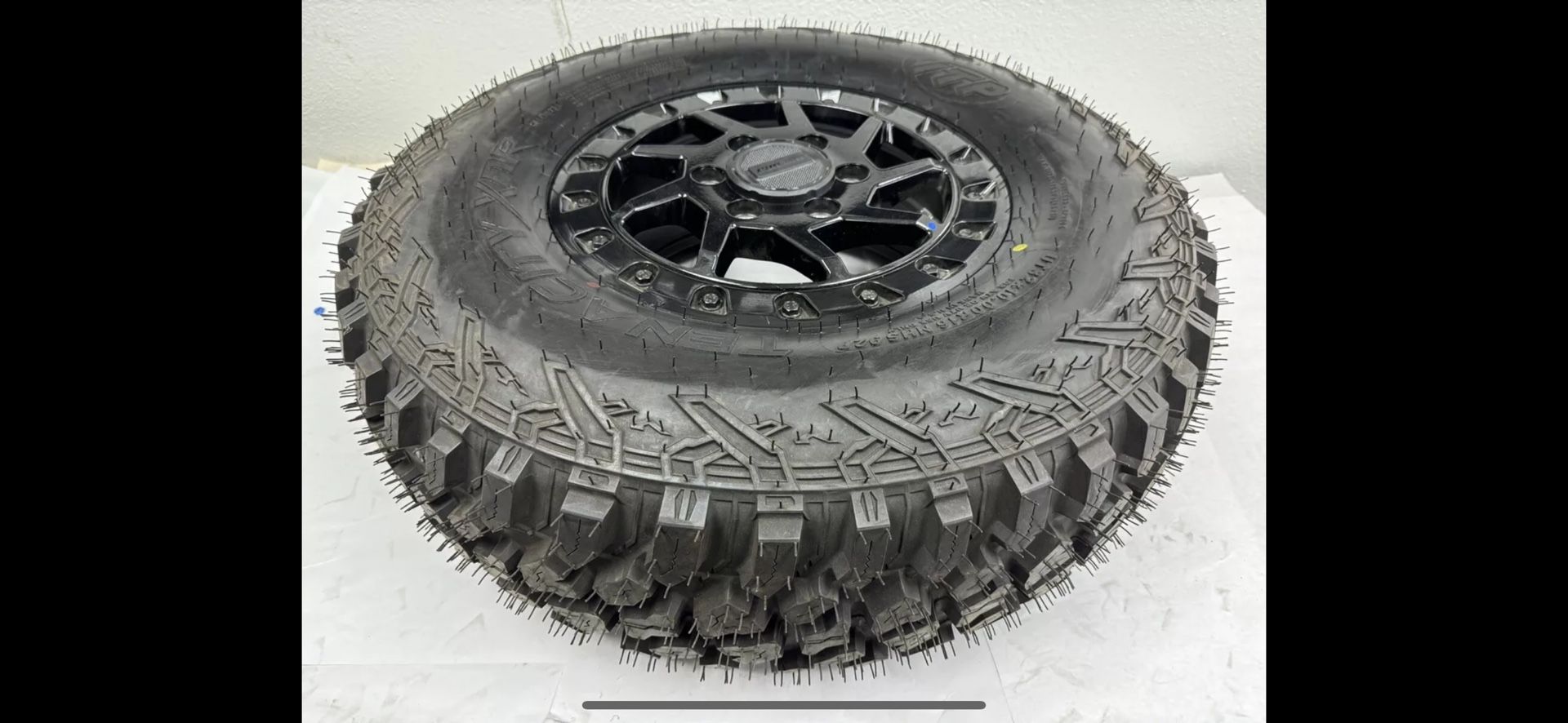 1-2024 Can Am Maverick R Wheel And Tire 32x10x16 With 0 Miles