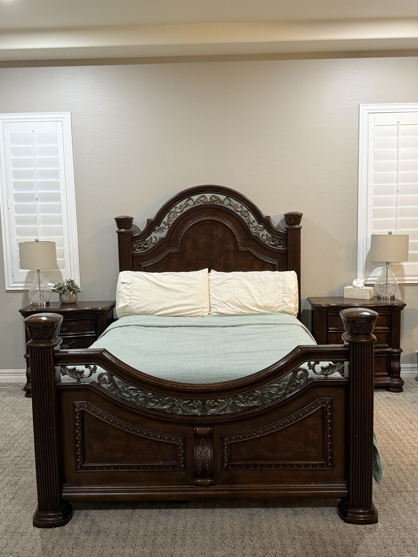Queen Bedroom Set