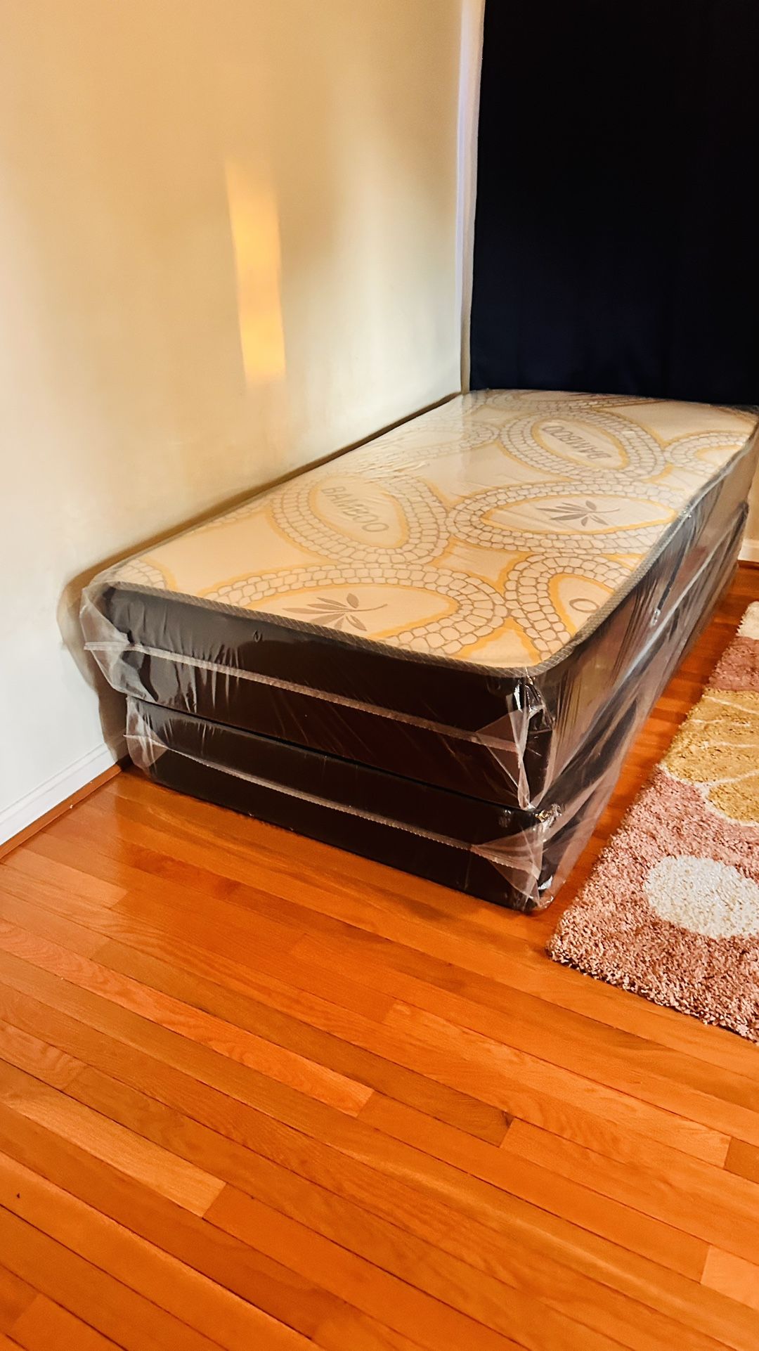 Queen Mattress Come With Free Box Spring - Same Day Delivery 