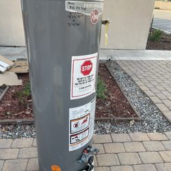 Water Heater. 40 Gal. 