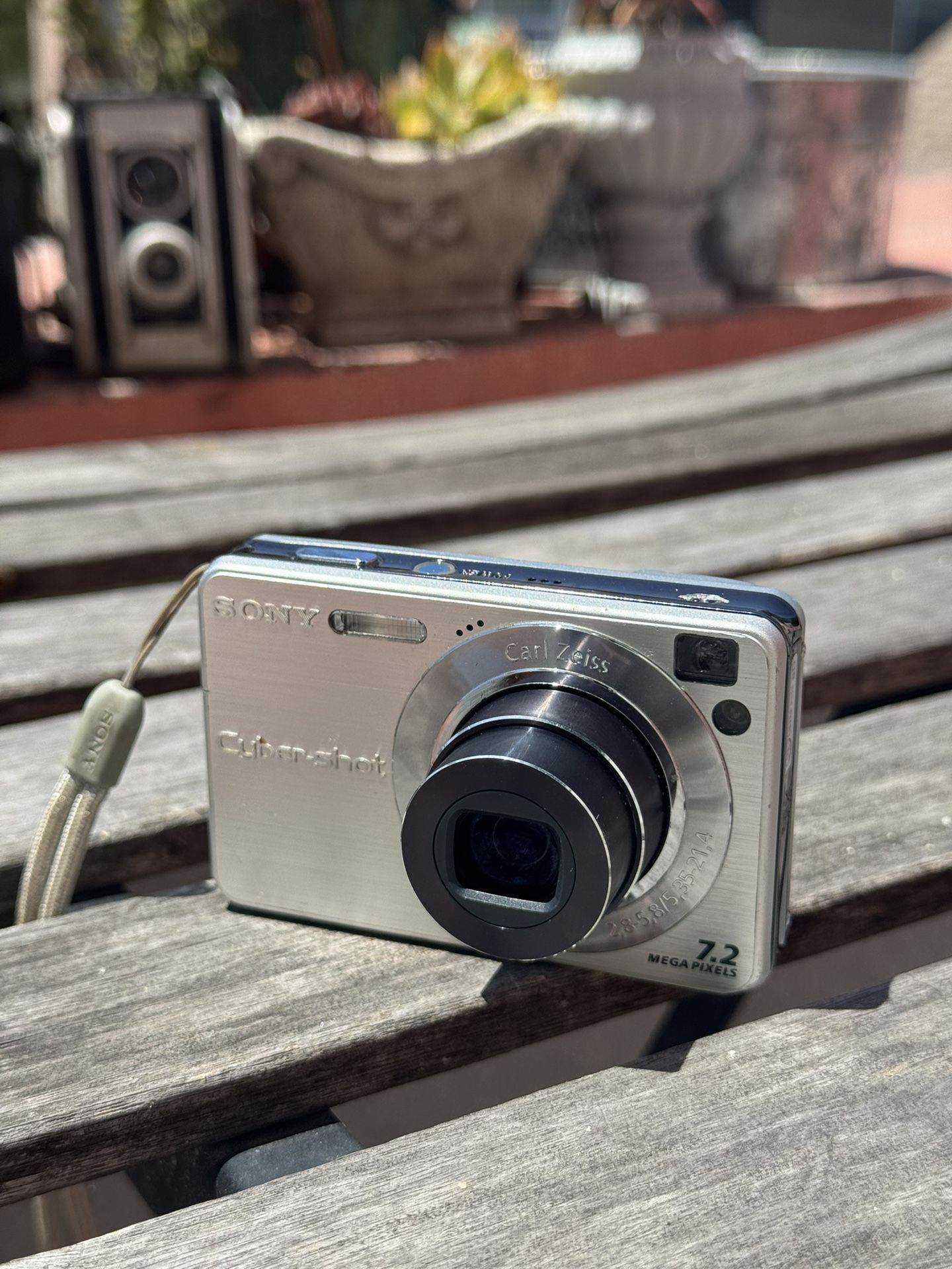 Vintage Sony Cybershot Y2K Digicam