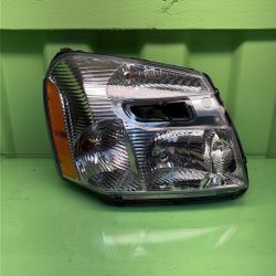 2005 2006 2007 2008 2009  CHEVROLET EQUINOX PASSENGER RIGHT HALOGEN OEM HEADLIGHT 