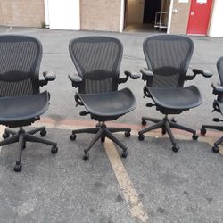 HERMAN MILLER AERON CHAIRS ALL SIZES LIKE NEW