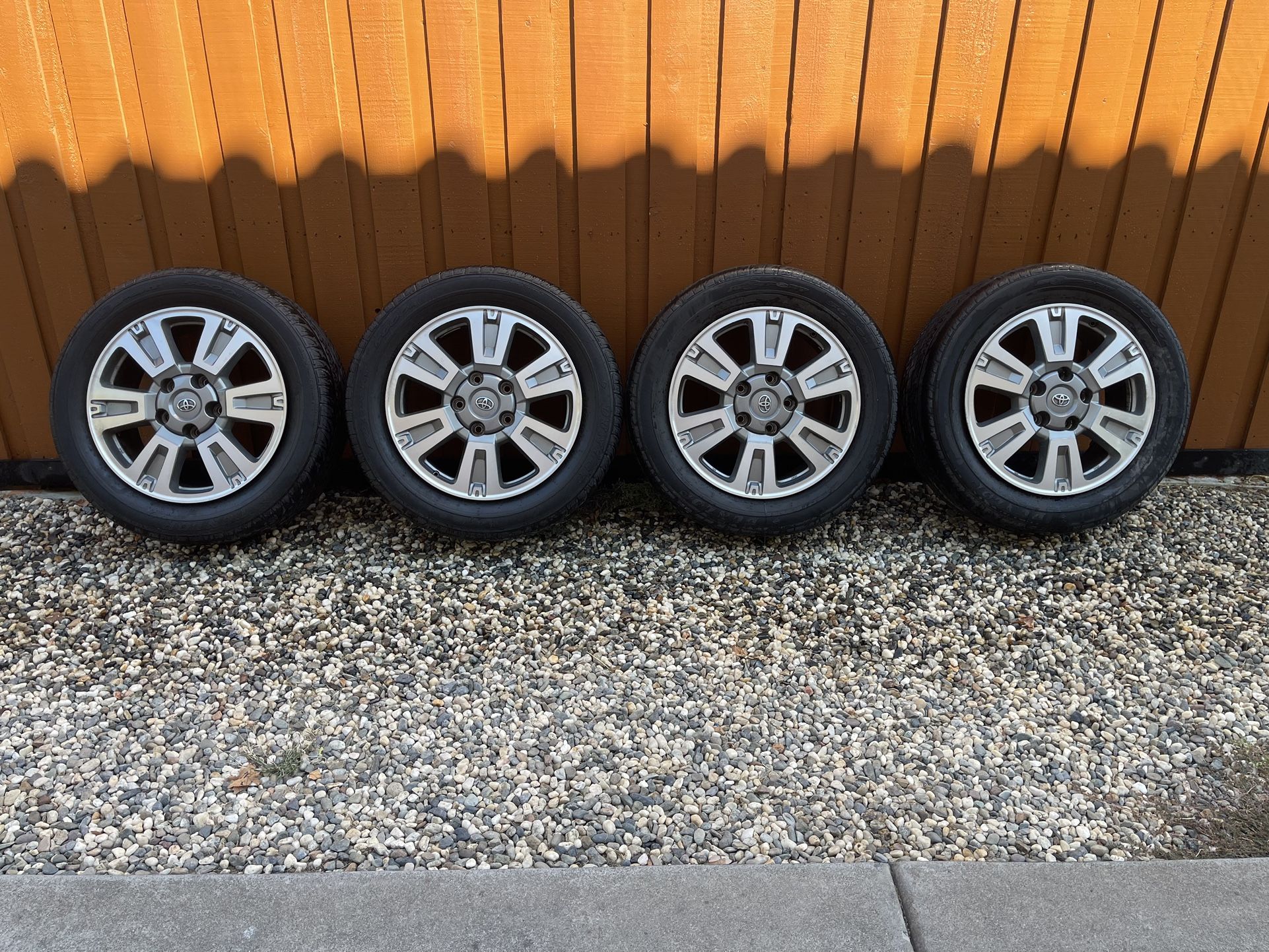 Toyota Tundra rims 20” 5Lug