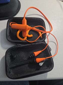 Elgin USA Discord Limited Noise-Isolating Bluetooth Earbuds 