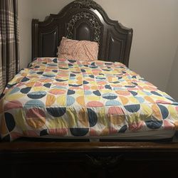 Queen Size Bed And Mattress 