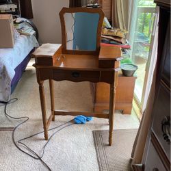 Vanity Table With Mirror