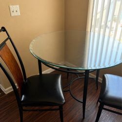 Modern Glass Dining Table Set (5 piece) – Good condition