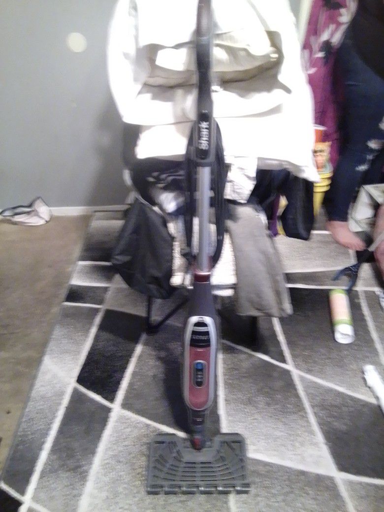 Steam Mop Pay 225 For It Brand New Works Just As Good As When I Bought It