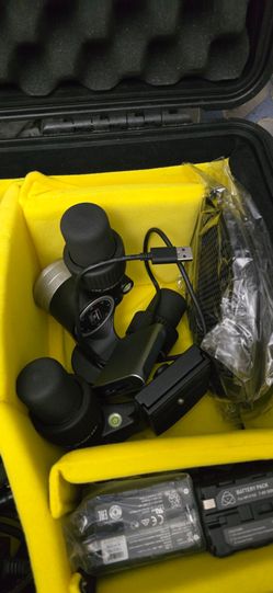 black Manfrotto 405 Pro Digital Geared Head with control knobs and a rapid-connect plate.