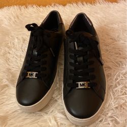 authentic Michael Kors Black Leather Sneakers Size6.5