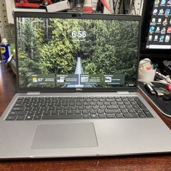 Dell Latitude 5550 15.6” Ultra Core 
