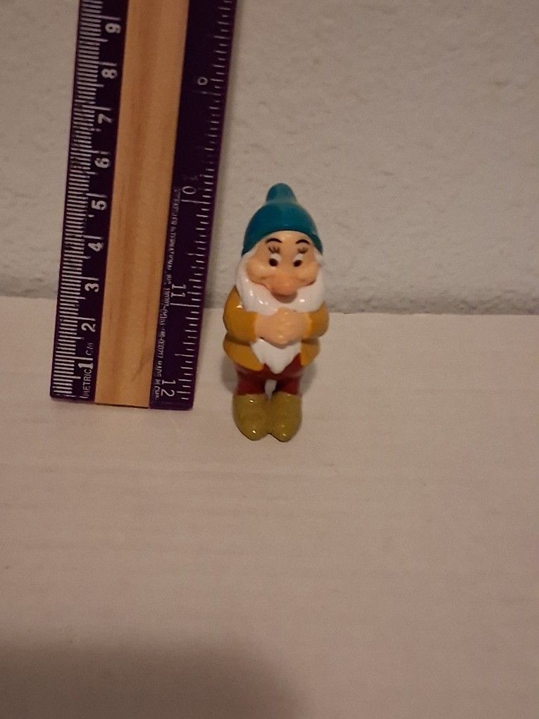 Vintage 1993 Snow White And The Seven Dwarfs Bashfull Action Figure