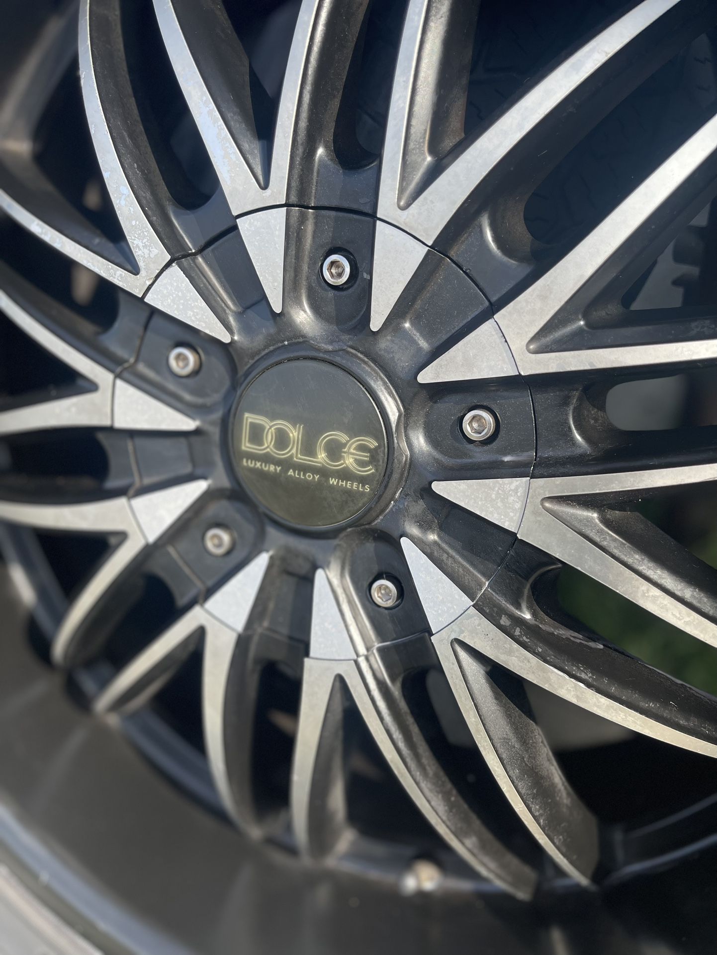 Dolce Rims Size 275/55/20 For Sell Or Trade 