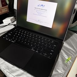 Apple MacBook Pro 14-inch screen (2024 Model A3112)