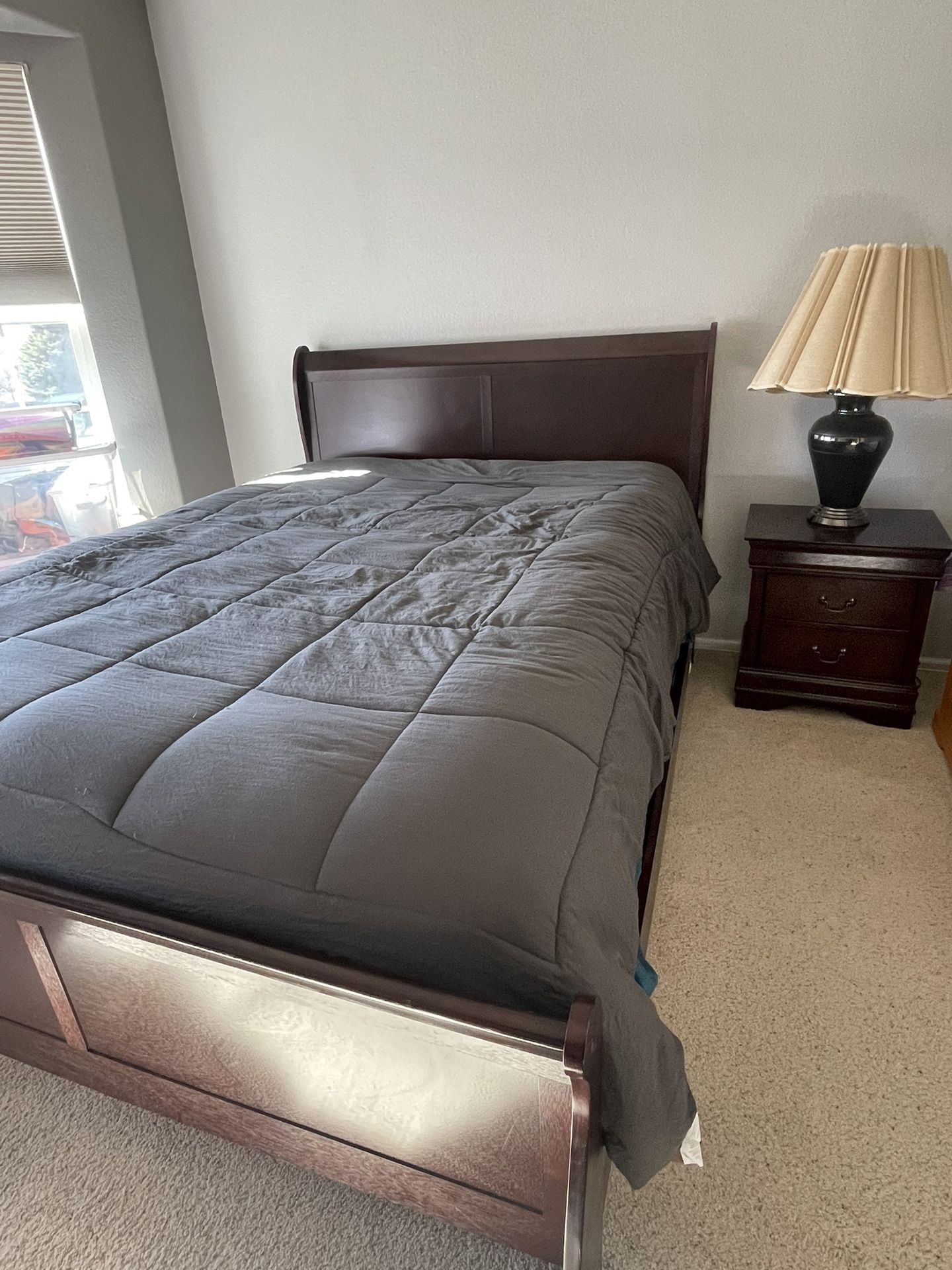 Queen Bed frame w/ Nightstand 