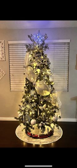 Christmas Tree Pre-Lit