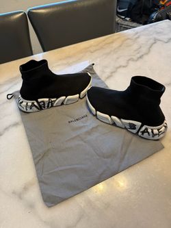 Balenciaga speed grafitti size 8 U.S men