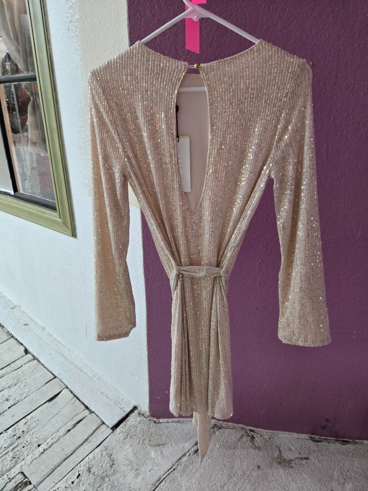 Ladies Sequined Dress.  New Size 8