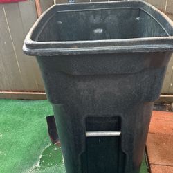 64 Gallon Trash Can