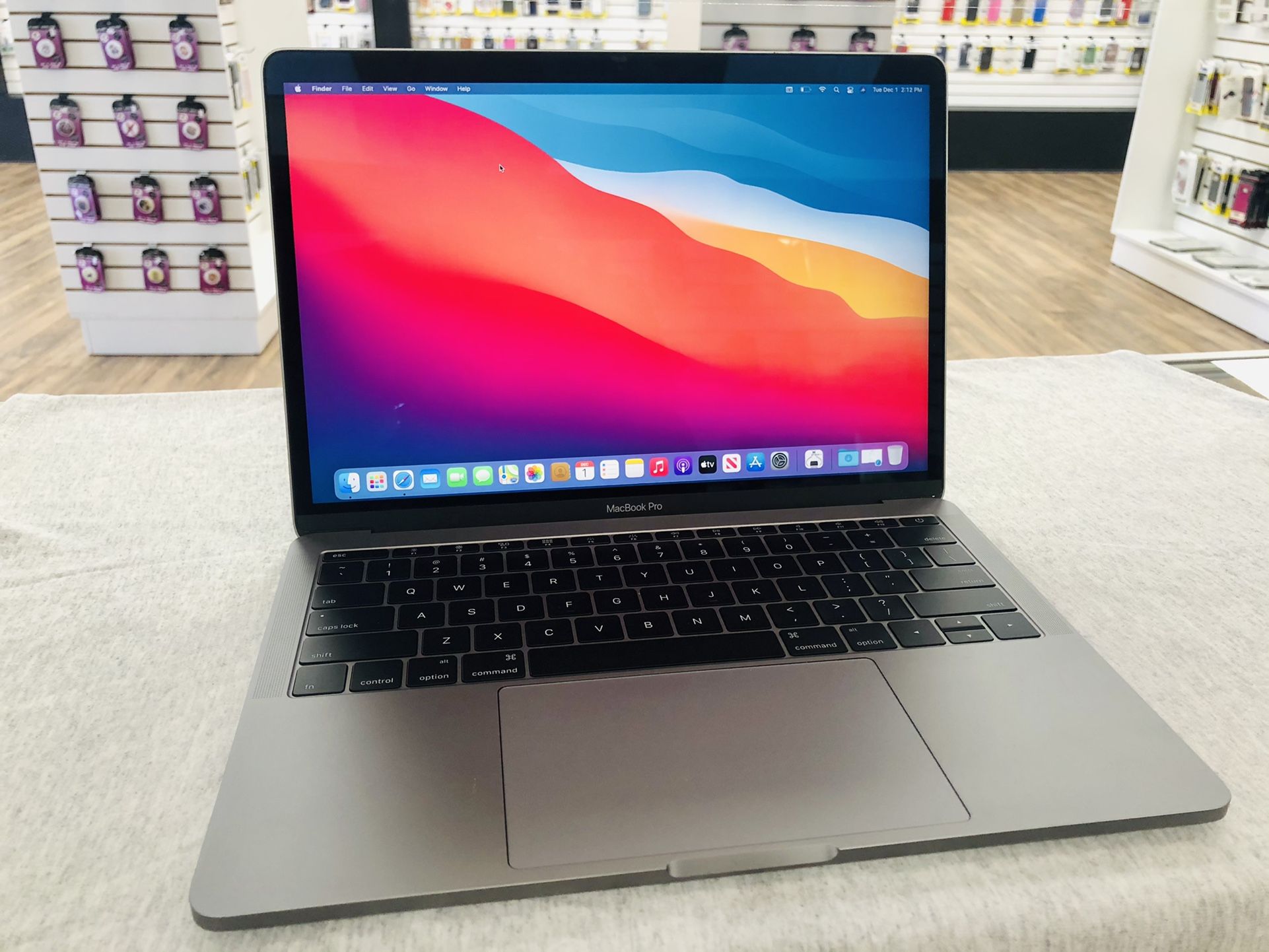 MacBook Pro 2017 13” i5 - $80 Down Payment