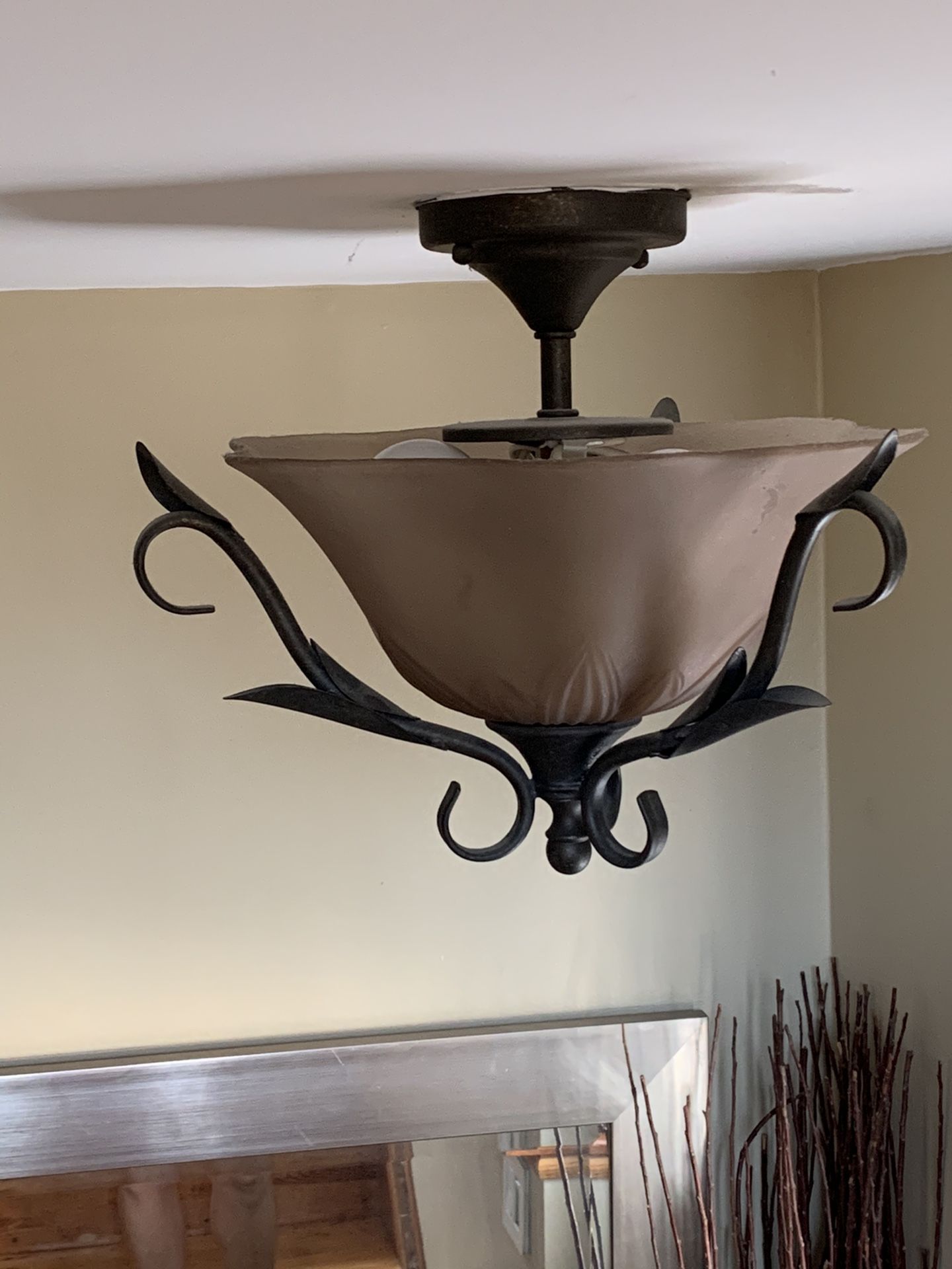 Flush mount light fixture