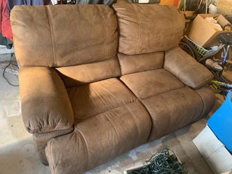 Reclining Love Seat brand new