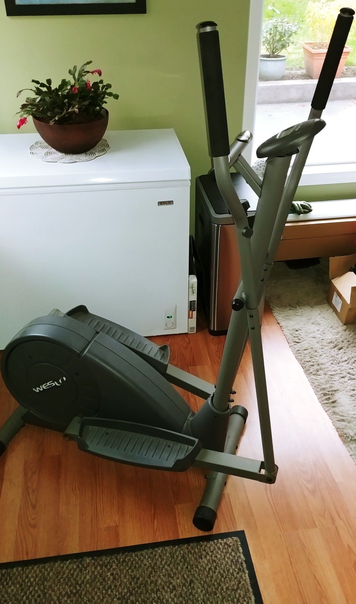 Elliptical exercise machine