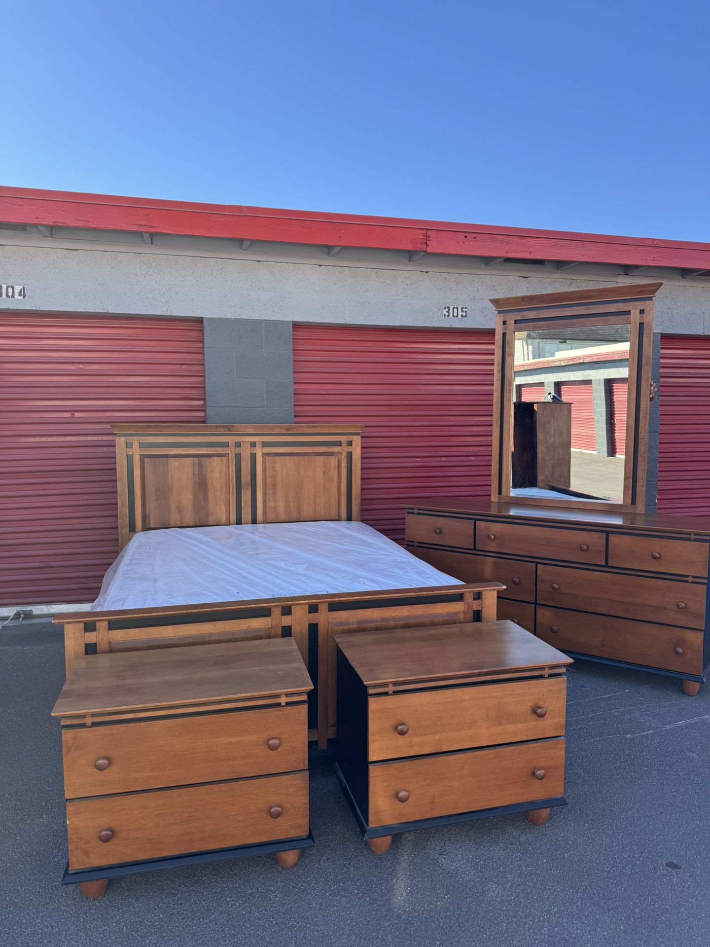 Queen Bedroom Set With Mattress