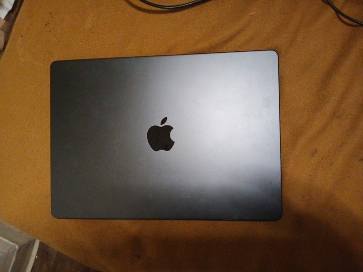 2024 MacBook Pro 14 w/ M4 prochip