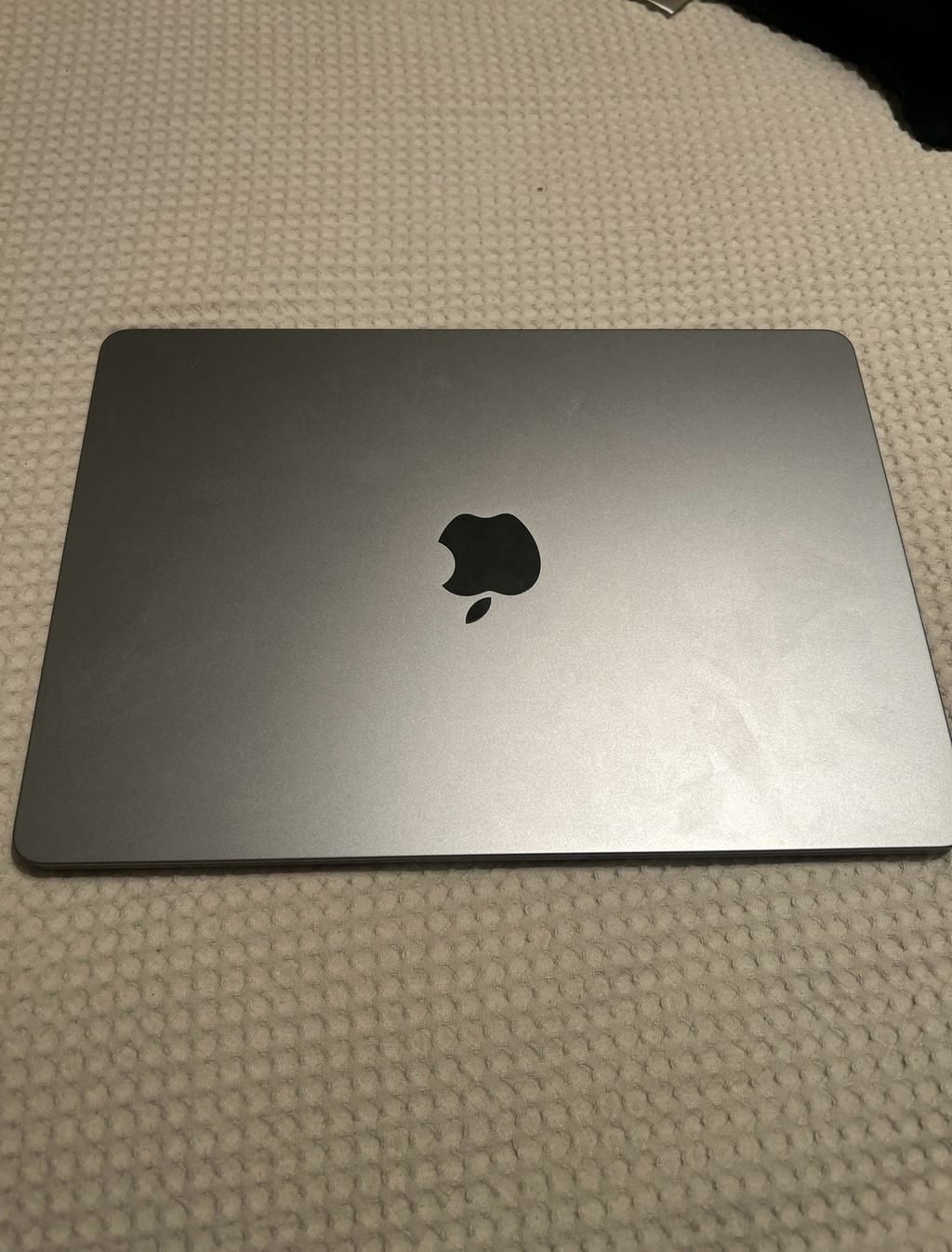 MacBook Air M3 8GB 256SSD 13”