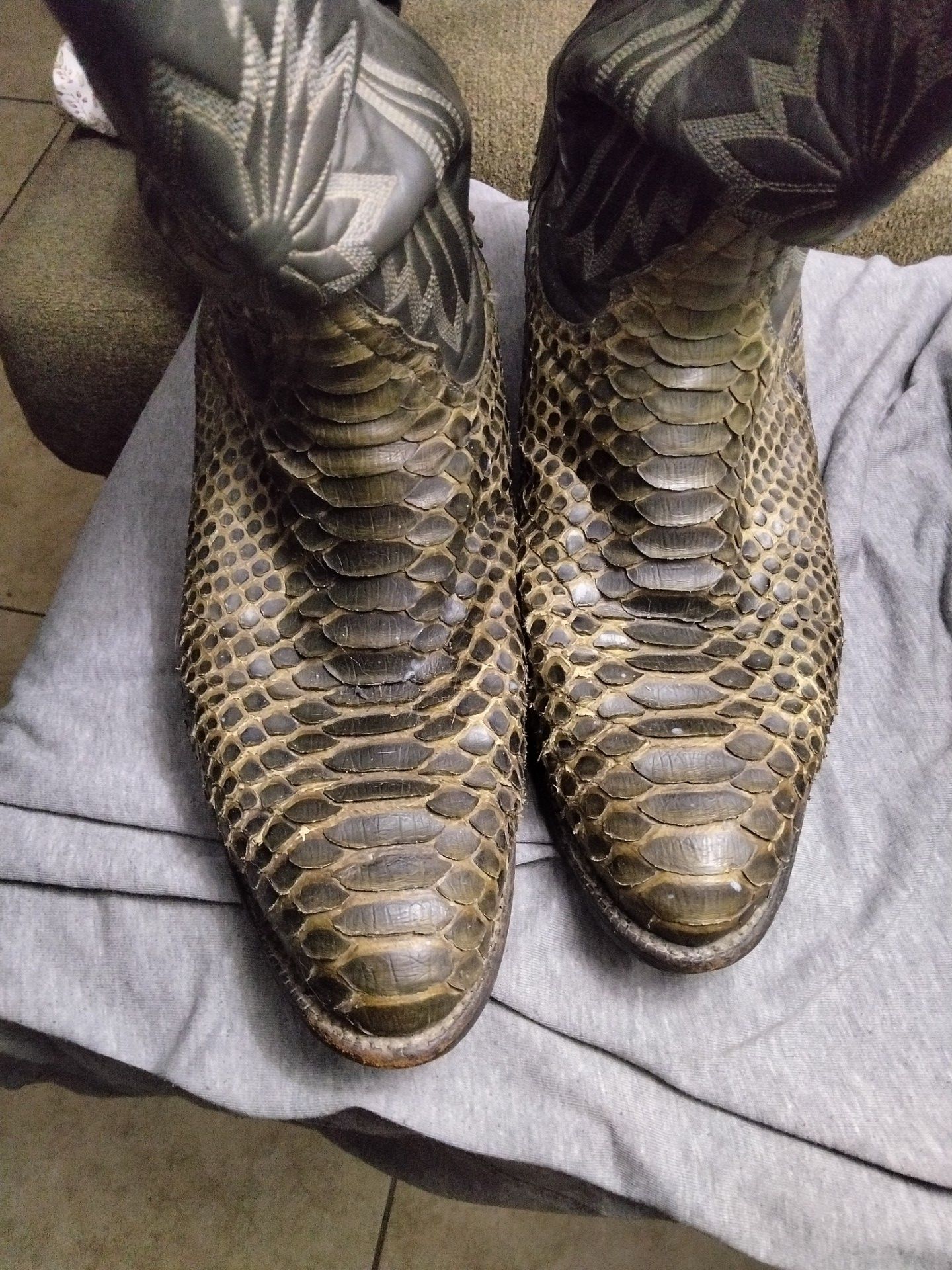 $20 Tony Lama python boots