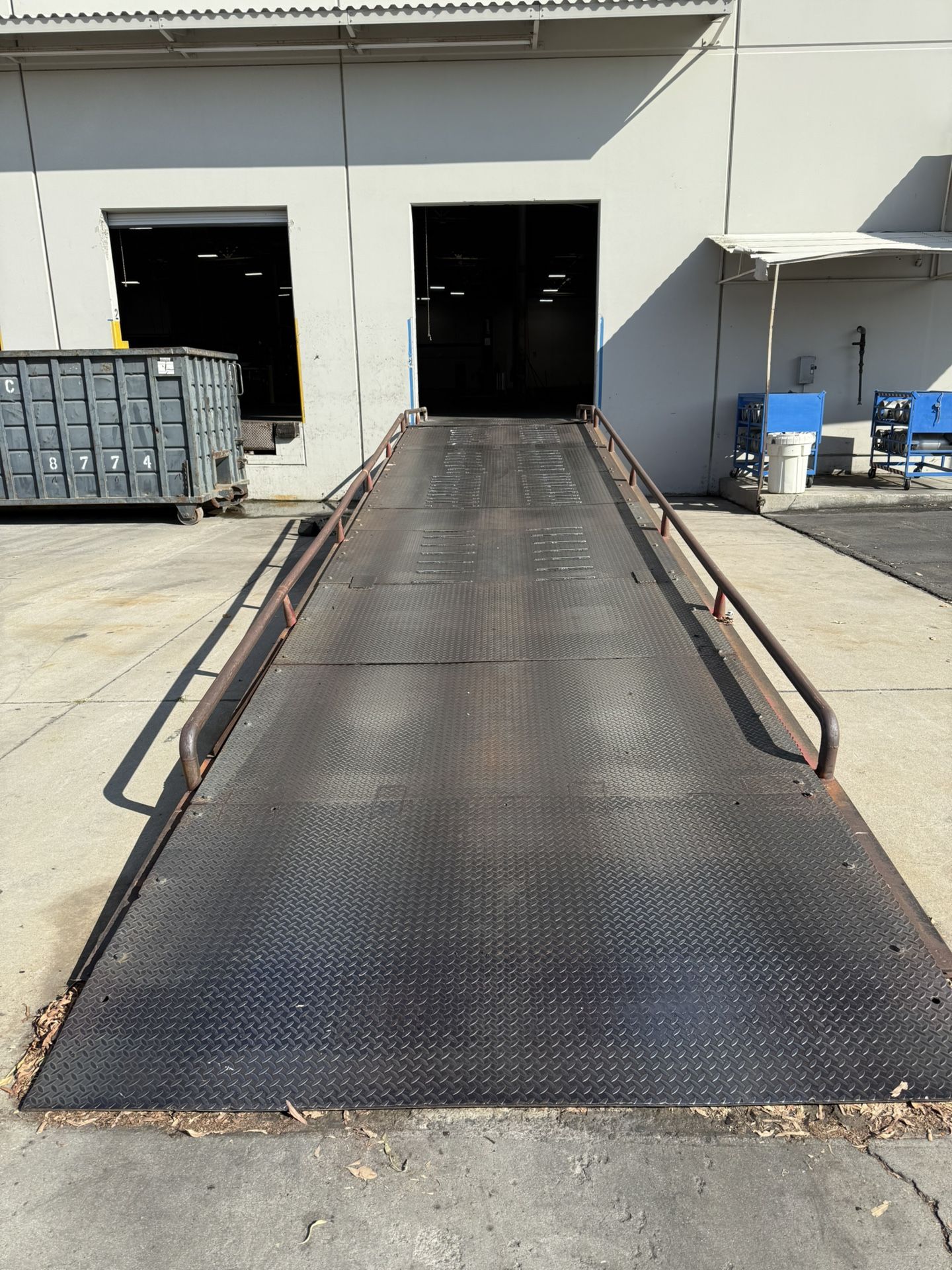 YARD RAMP@LOADING RAMP@ FORKLIFT RAMP